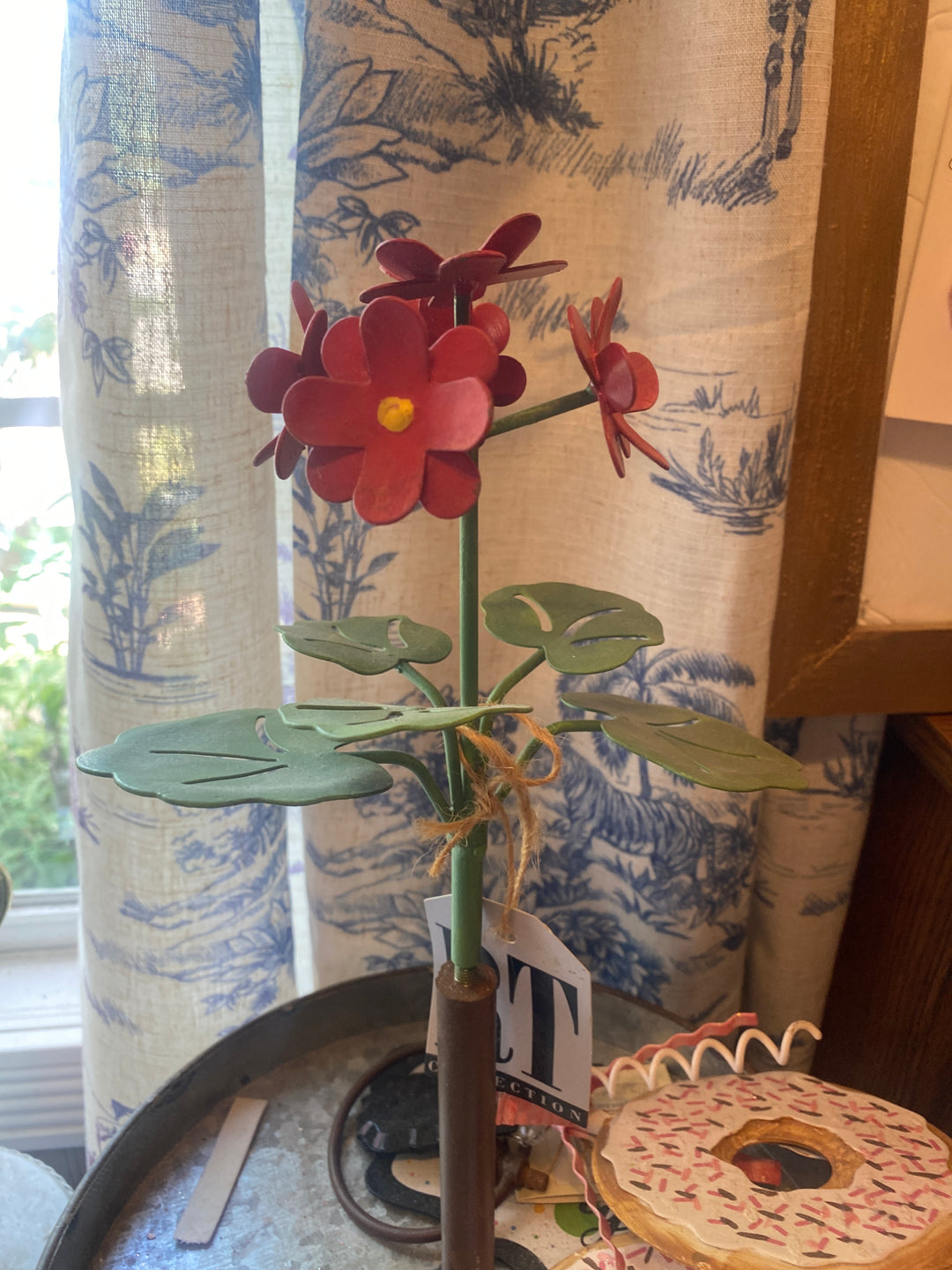 Round Top Geranium finial