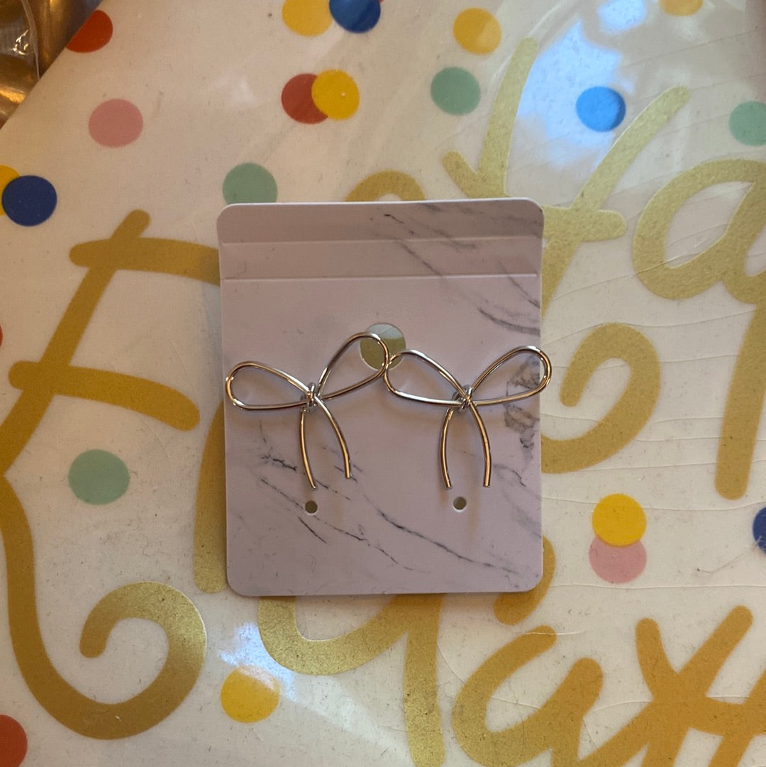 Dainty Bow earrings