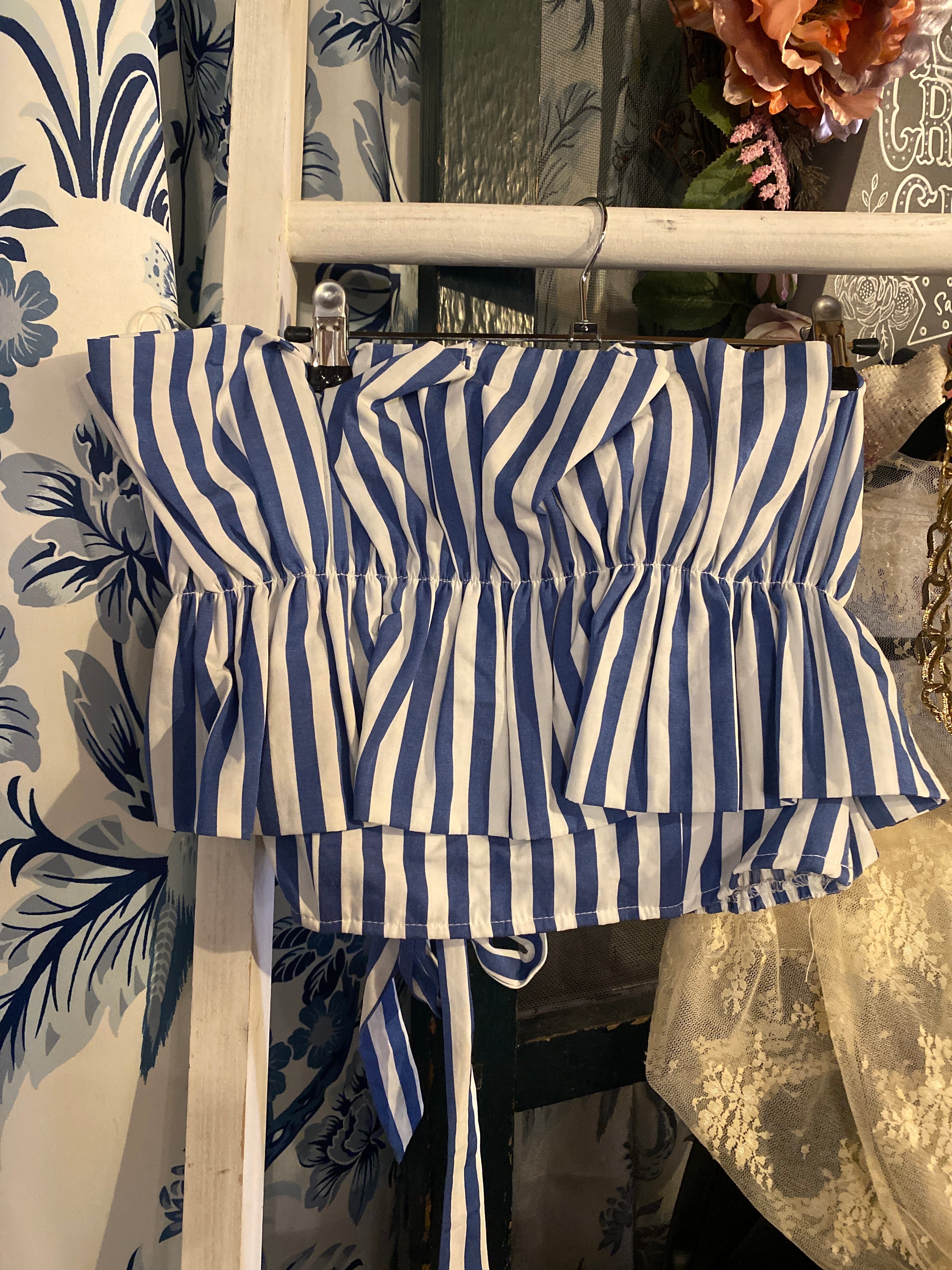 Judith March top