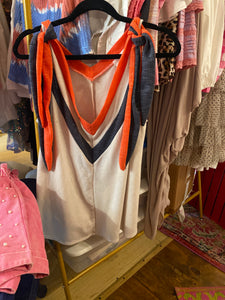 Tie detail top