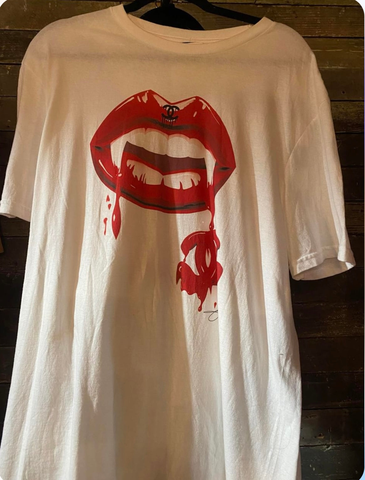 Trendy Vampire tee