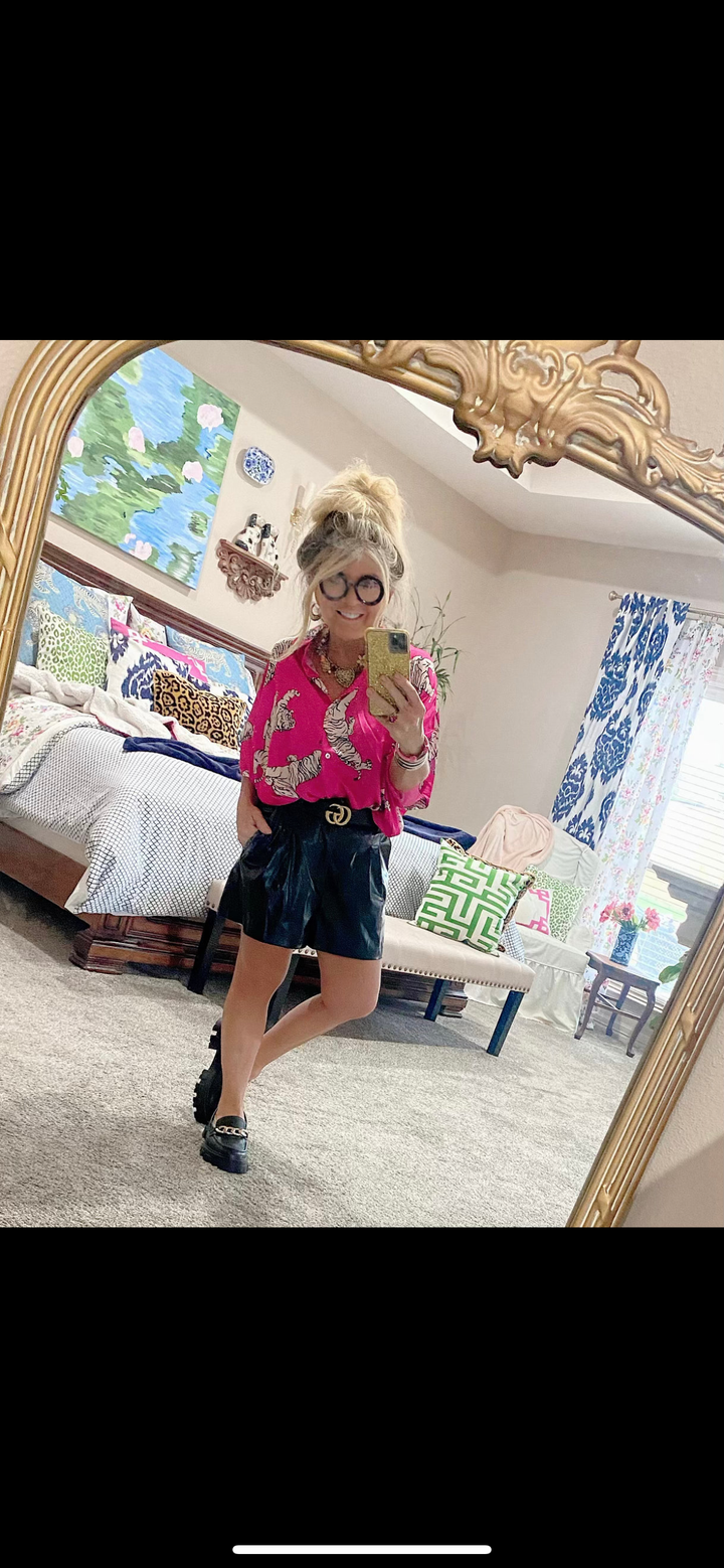 Faux leather pleated shorts