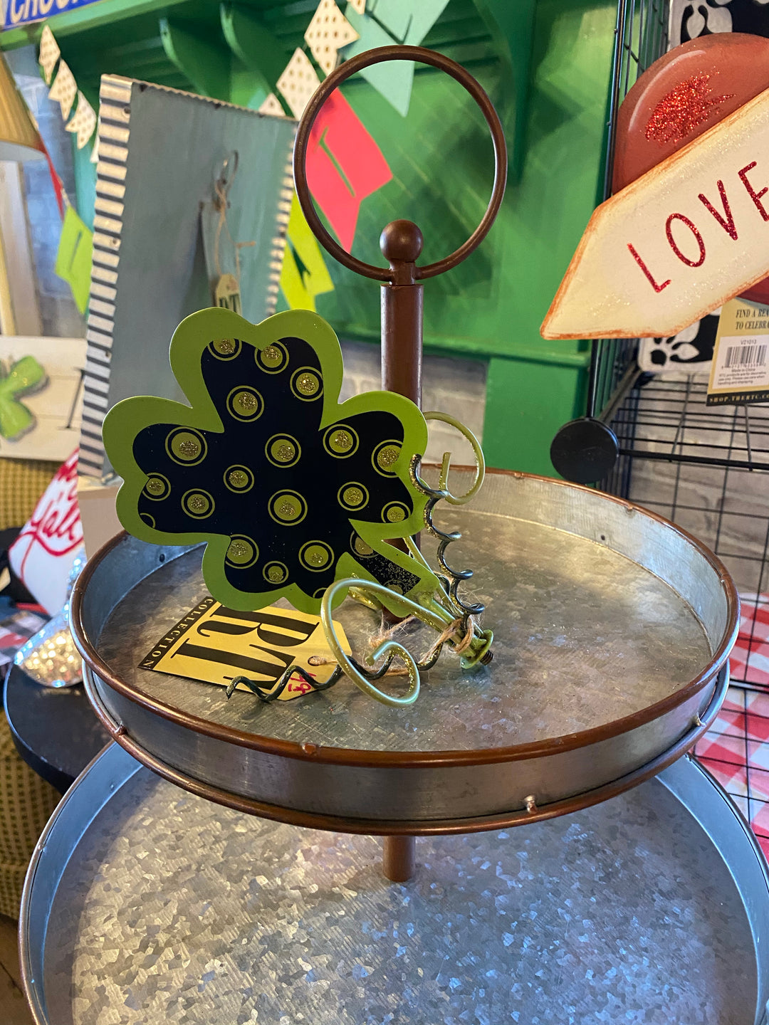 Round Top Collection 4 leaf clover finial