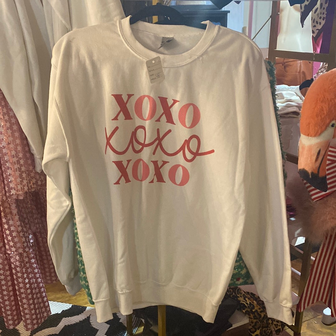 XOXO SWEATSHIRT
