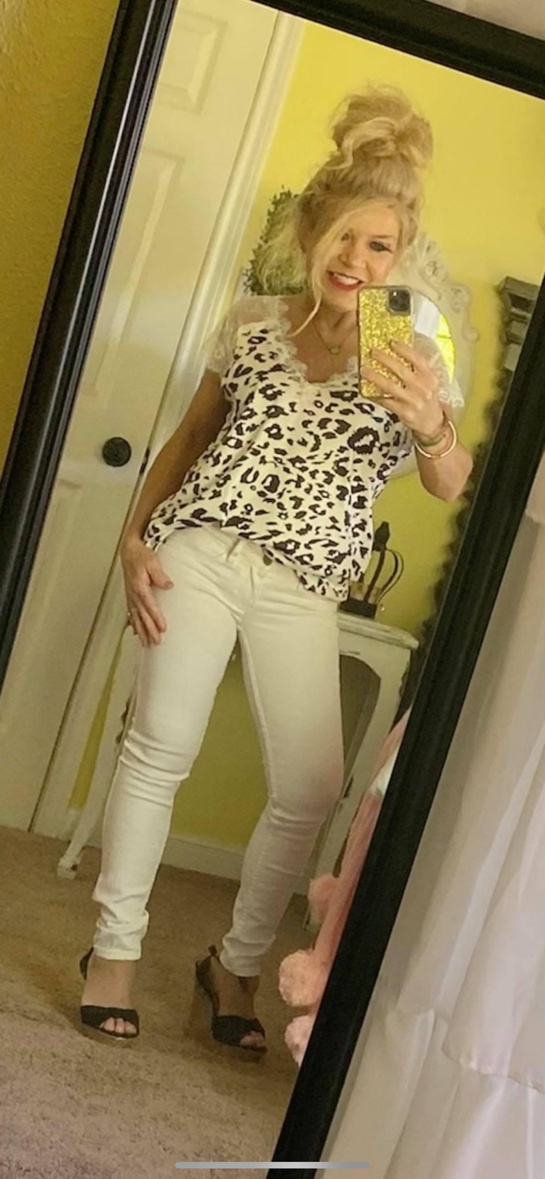 Snow leopard top